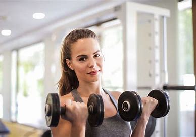 People working out at GUVI Fitness